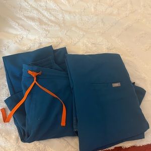 Figs scrubs XS tall Casma top and yola bottoms in Alps Blue